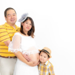 素敵なマタニティードレスで、神秘的なお姿を残すならフォトスタジオ