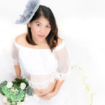 センスのいいおしゃれなフォトスタジオで、神秘的なマタニティー記念撮影を