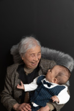 お孫さん、ひ孫さんと一緒の撮影も皆様喜ばれます。相模原駅からすぐのアクセスですので、お気軽にお越し下さい