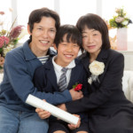 卒業写真と一緒に家族写真も絶対に撮りましょう!